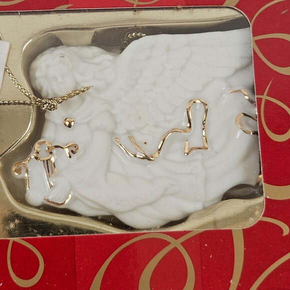 Avon Exclusive Porcelain Ornament Gift Set 24K Gold Accents Angel Sleigh Wreath - Picture 4 of 8